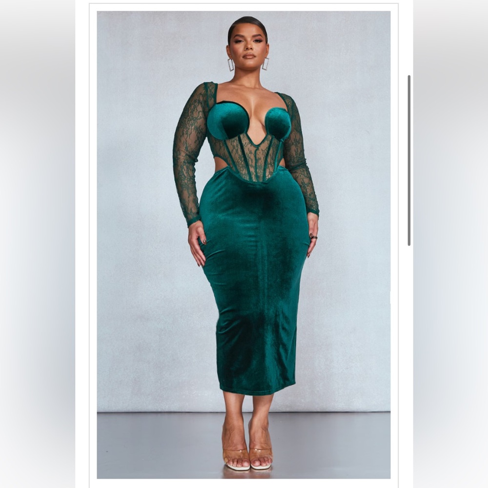 PLUS EMERALD GREEN LACE DETAIL CORSET VELVET MIDAXI DRESS